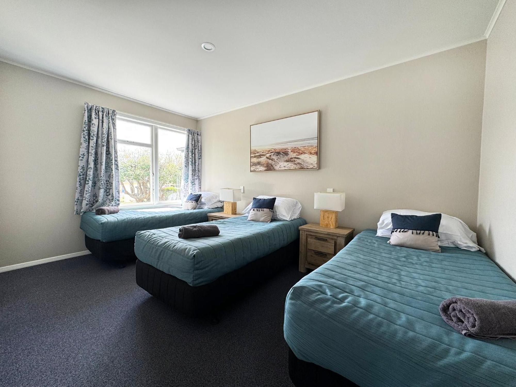 Tahuna Beach Holiday Park Нелсън Стая снимка