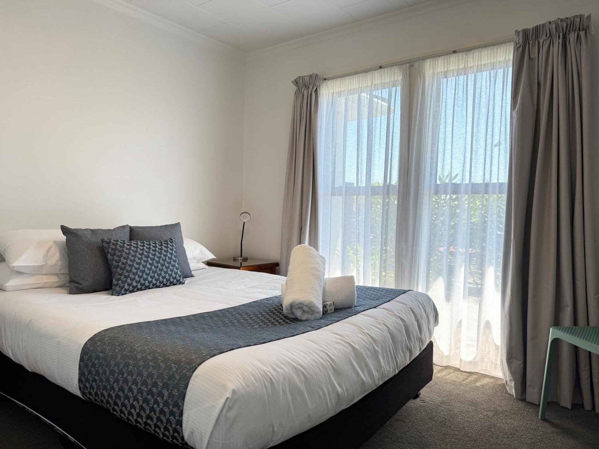 Tahuna Beach Holiday Park Нелсън Стая снимка